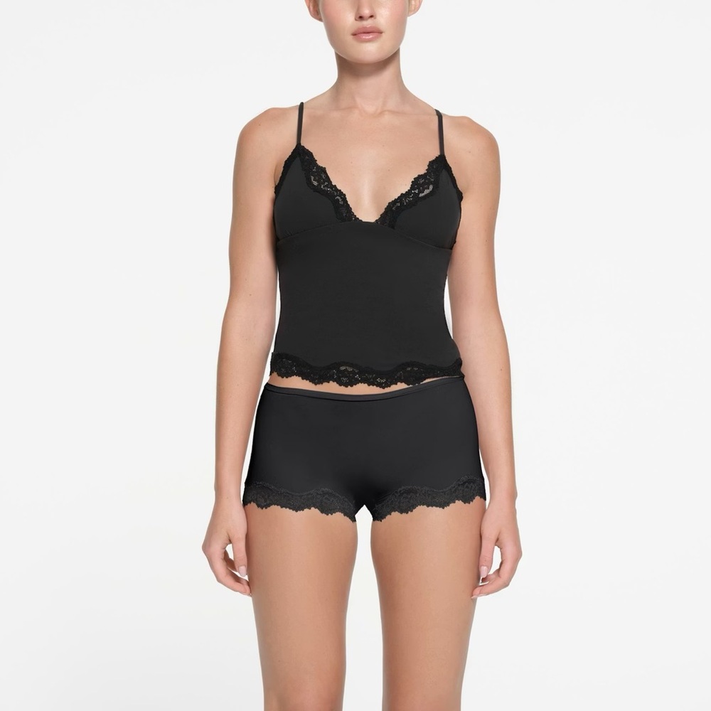 skims fits everybody lace triangle cami onyx xxs